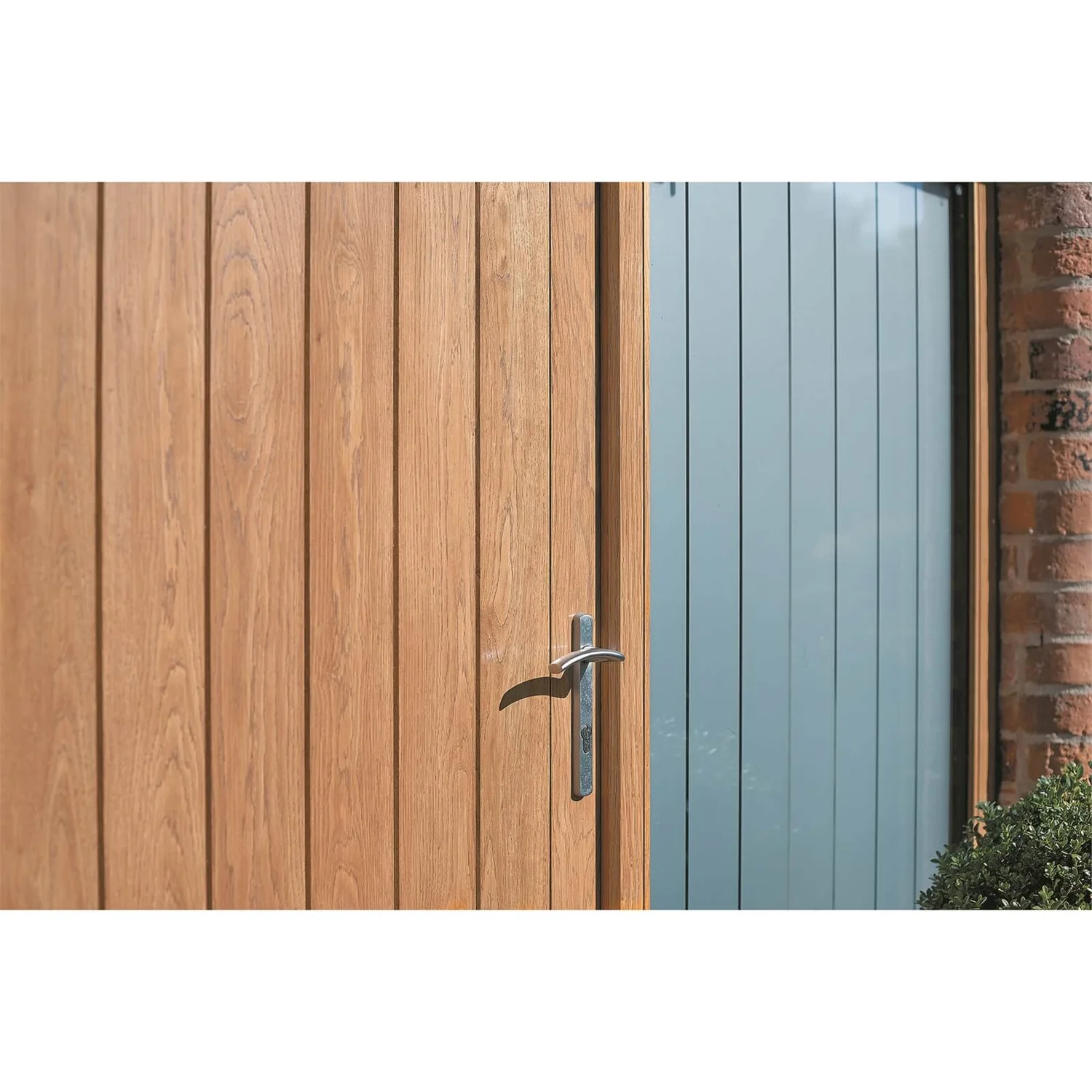 Ronseal Crystal Clear Outdoor Varnish Matt - 750ml 2 Ronseal Crystal Clear Outdoor Varnish Matt - 750ml - Image 2