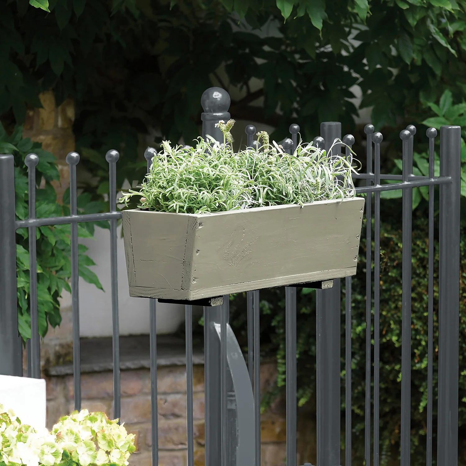 Sandtex® Exterior 10 Year Satin Paint Seclusion - 750ml 3 Sandtex® Exterior 10 Year Satin Paint Seclusion - 750ml - Image 3