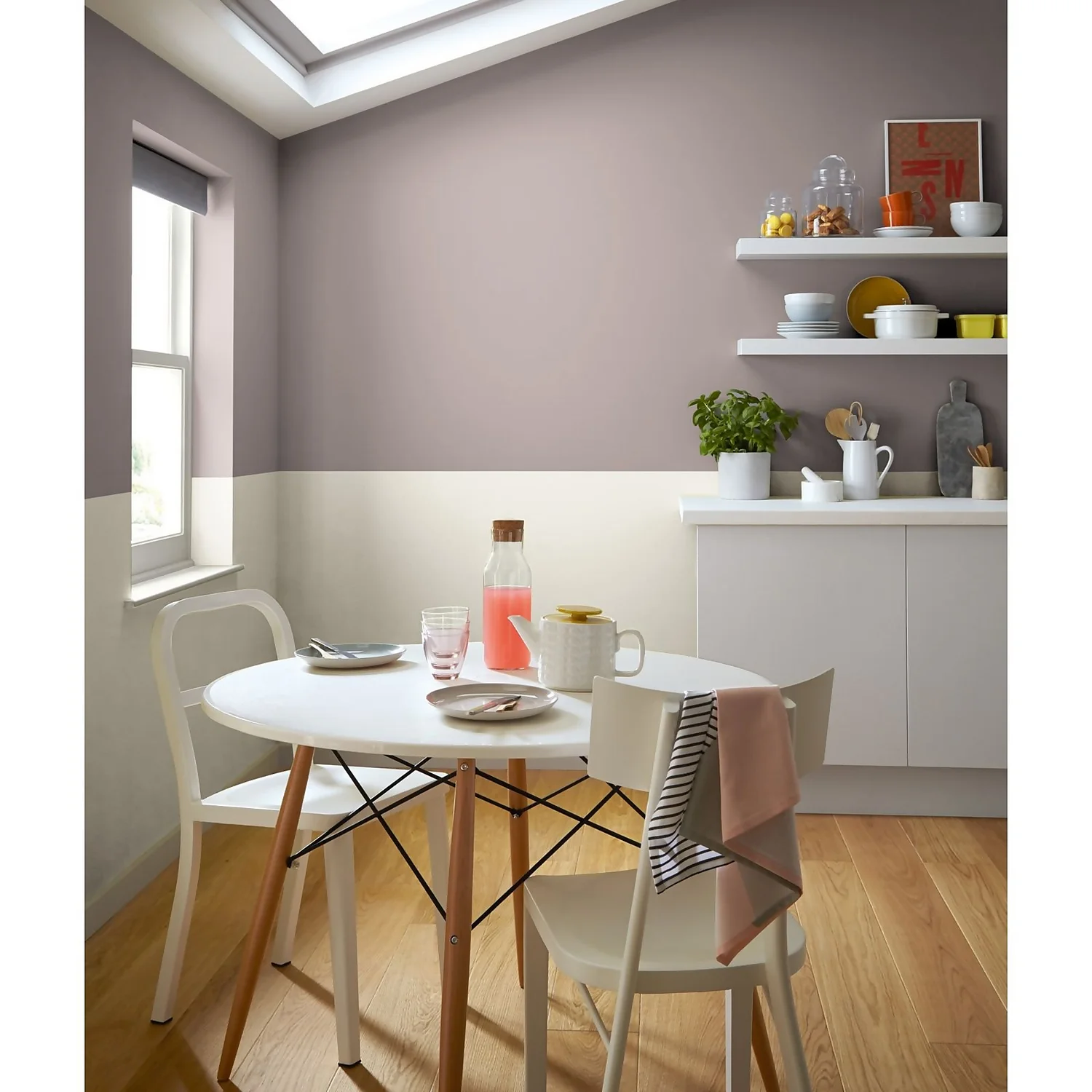 Crown Breatheasy Kitchen Matt Paint Sugar Bowl - Tester 40ml 2 Crown Breatheasy Kitchen Matt Paint Sugar Bowl - Tester 40ml - Image 2