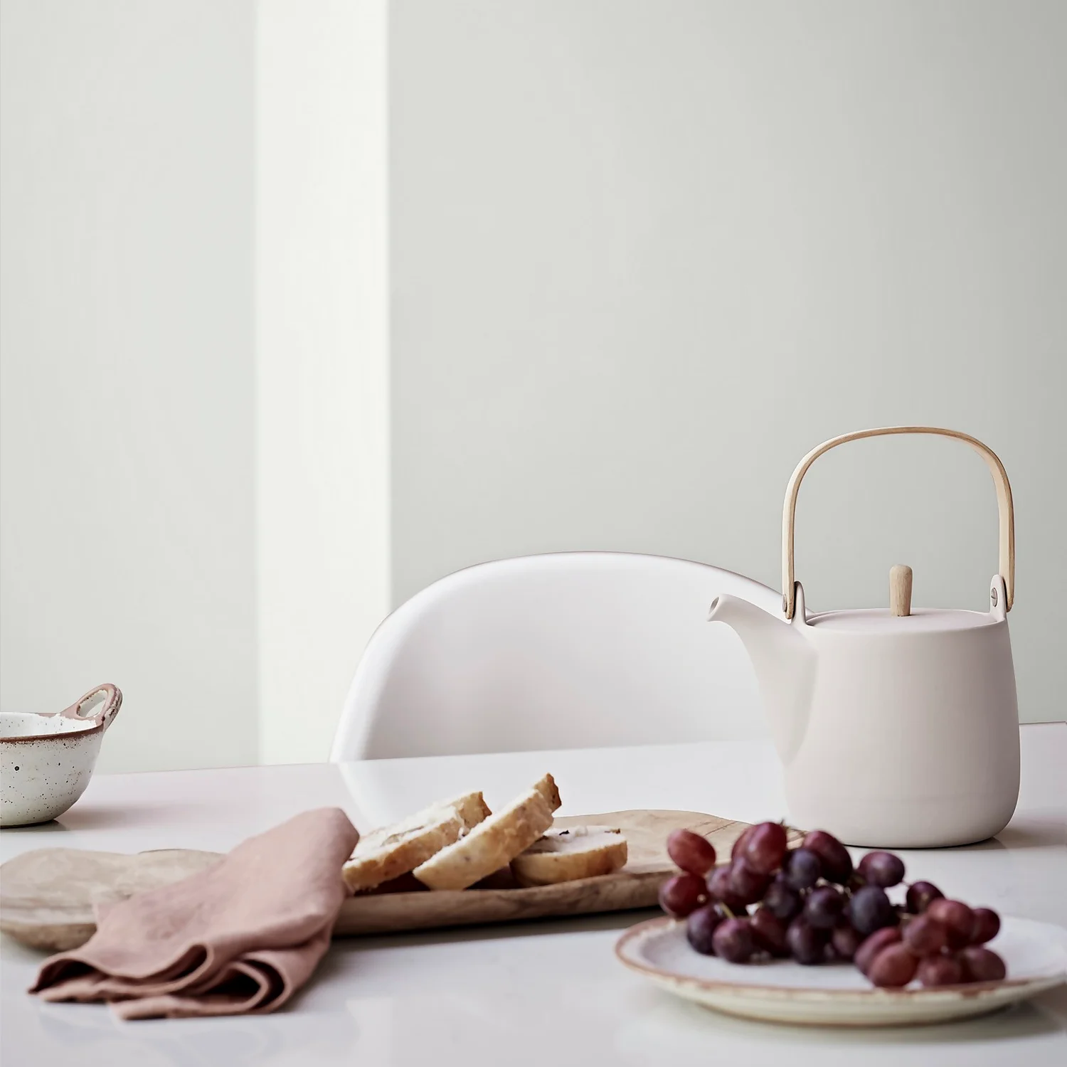 Crown Breatheasy Kitchen Matt Paint Sugar Bowl - Tester 40ml 3 Crown Breatheasy Kitchen Matt Paint Sugar Bowl - Tester 40ml - Image 3