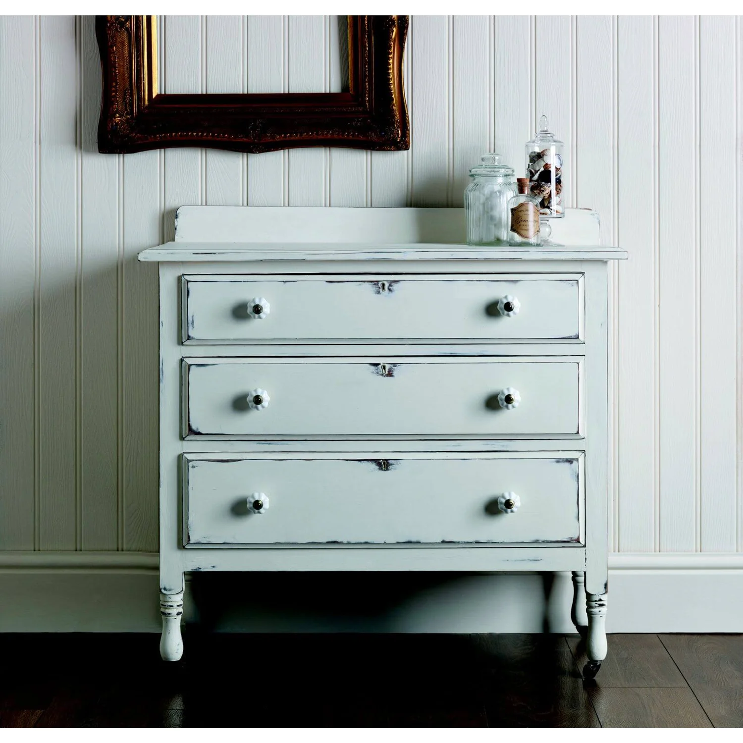 Rust-Oleum Furniture Spray Paint - Antique White - 400ml 2 Rust-Oleum Furniture Spray Paint - Antique White - 400ml - Image 2