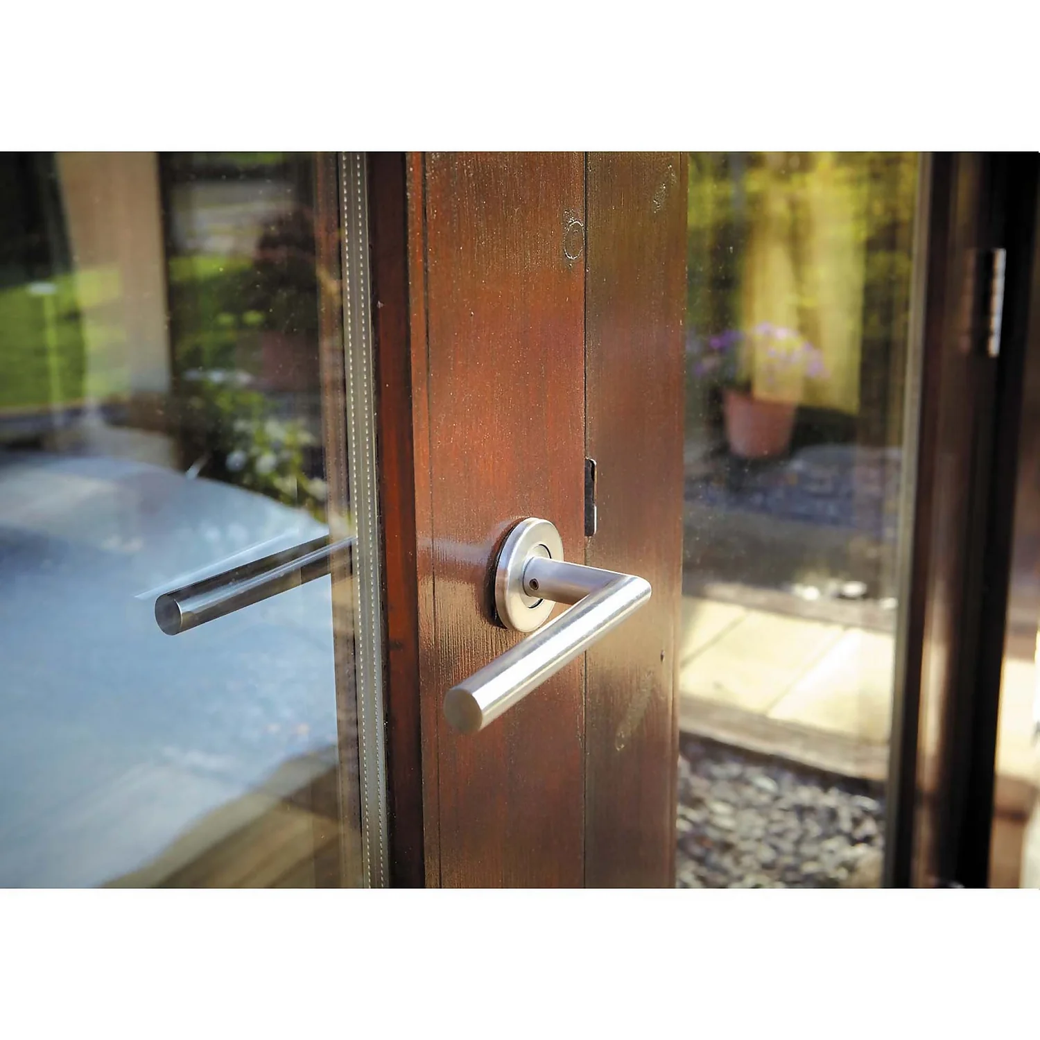 Ronseal 10 Year Woodstain Dark Oak Satin - 750ml 3 Ronseal 10 Year Woodstain Dark Oak Satin - 750ml - Image 3