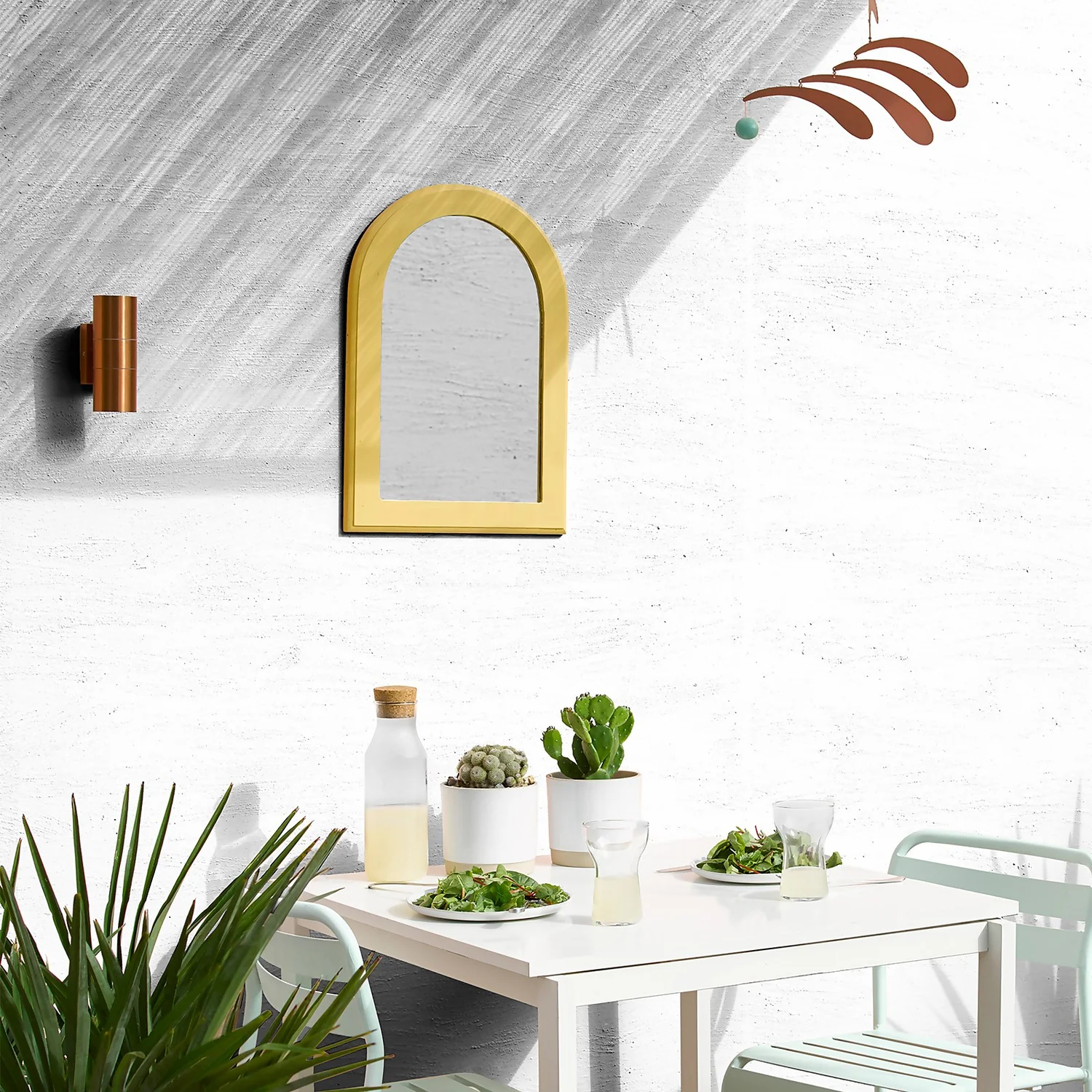 Sandtex® Textured Masonry Paint Pure Brilliant White - 2.5L 4 Sandtex® Textured Masonry Paint Pure Brilliant White - 2.5L - Image 4