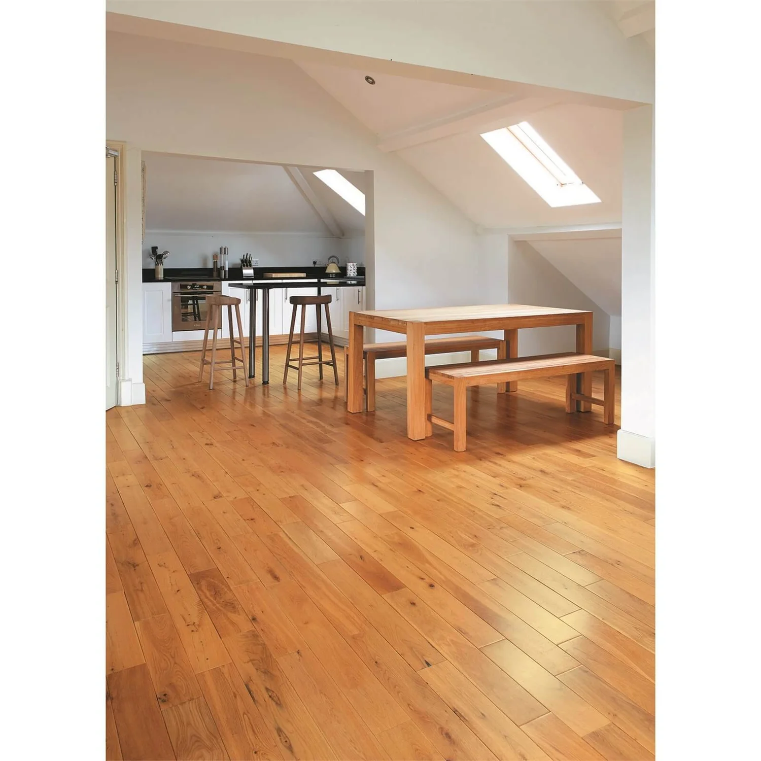 Ronseal Diamond Hard Floor Varnish Medium Oak- 2.5L 3 Ronseal Diamond Hard Floor Varnish Medium Oak- 2.5L - Image 3