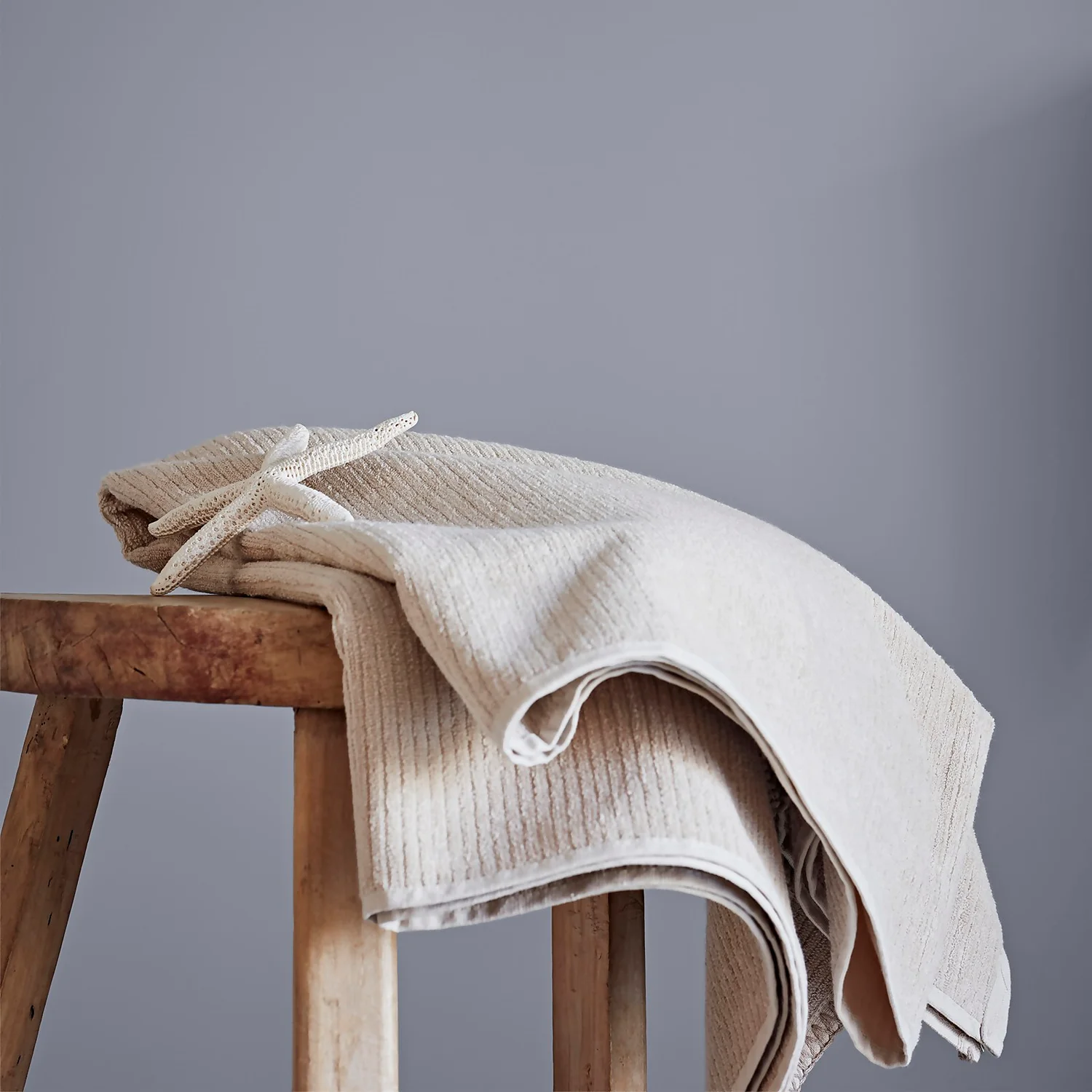 Crown Easyclean Bathroom Paint Blue Gravel - 0.04L 3 Crown Easyclean Bathroom Paint Blue Gravel - 0.04L - Image 3