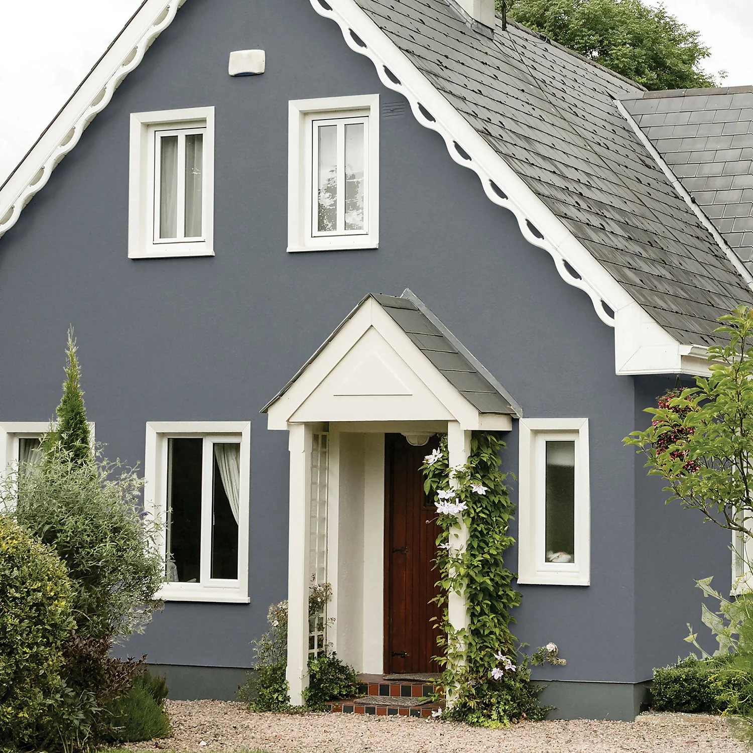 Sandtex® Ultra Smooth Masonry Paint Slate Grey - 5L 2 Sandtex® Ultra Smooth Masonry Paint Slate Grey - 5L - Image 2