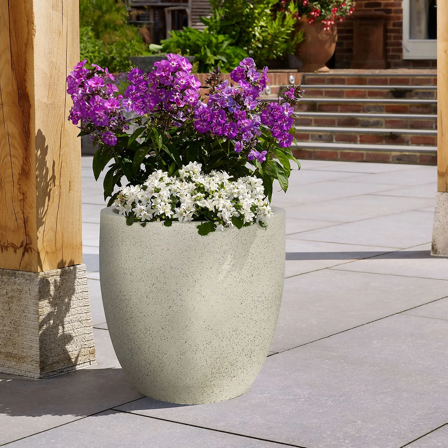 Sierra Cream Egg Garden Pot - 25cm 2 Sierra Cream Egg Garden Pot - 25cm - Image 2