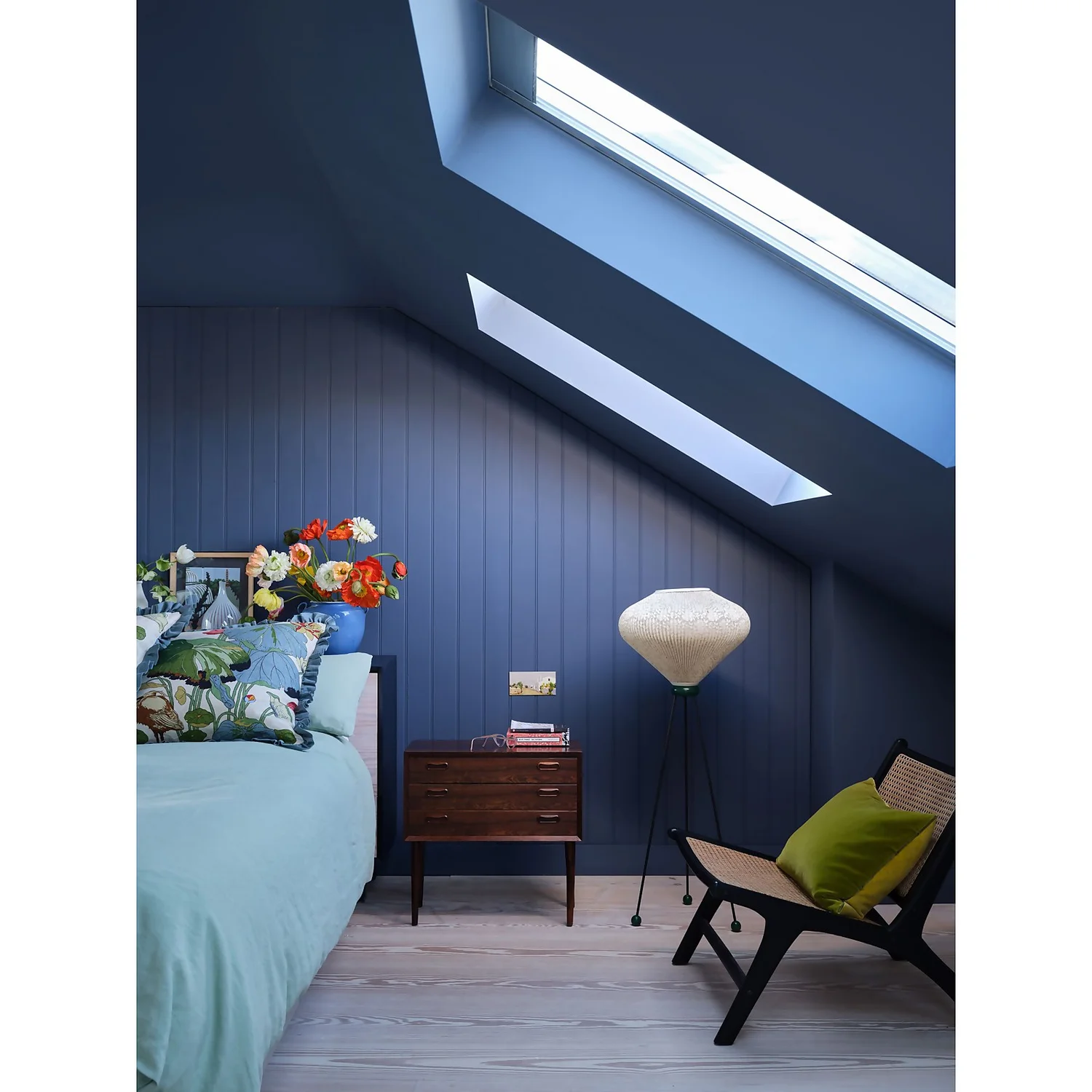 Farrow & Ball Full Gloss Paint Wine Dark - 750ml 2 Farrow & Ball Full Gloss Paint Wine Dark - 750ml - Image 2